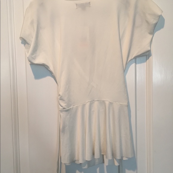 Beautiful white top -NWT - Picture 5 of 8